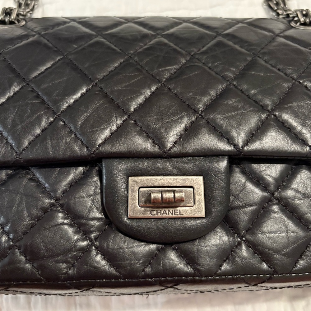 Chanel Reissue 225 Distressed Black RHW - Picture 4 of 14